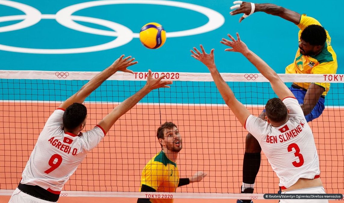 Olimpíada: Brasil passa pela Tunísia na estreia do vôlei masculino
