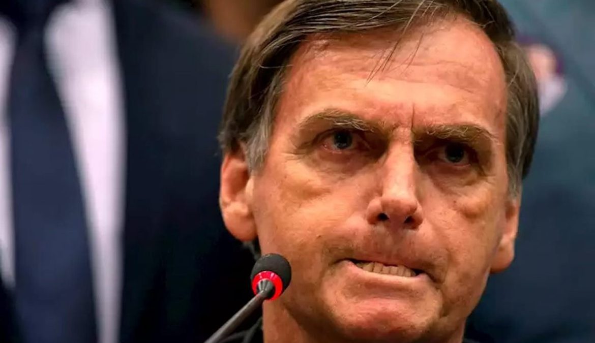 O governo Bolsonaro trabalha muito, 25 horas por dia, arquitetando o golpe! – por Emanuel Cancella