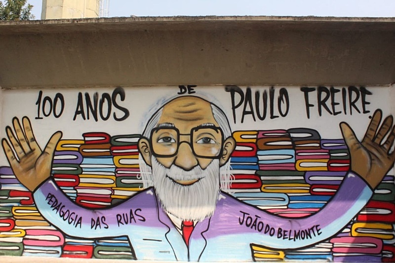 O letramento midiático e a educação libertadora de Paulo Freire