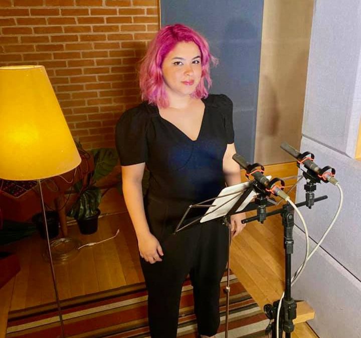 Laiana Oliveira: Voz não acompanhada é uma pessoa no palco controlando todos os aspectos da música – uma atitude mínima do performer ganha proporções gigantes