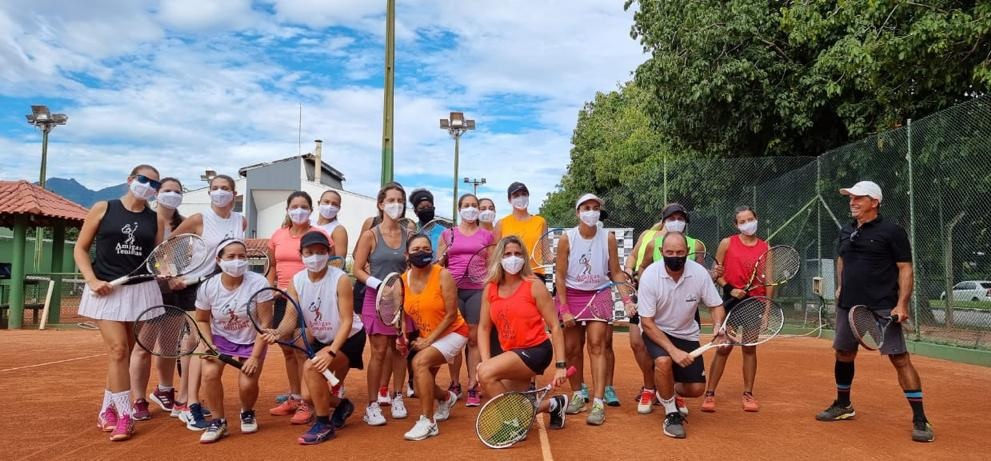 Jogos de Confraternização no Dia Internacional da Mulher reuniu mulheres tenistas no Rio