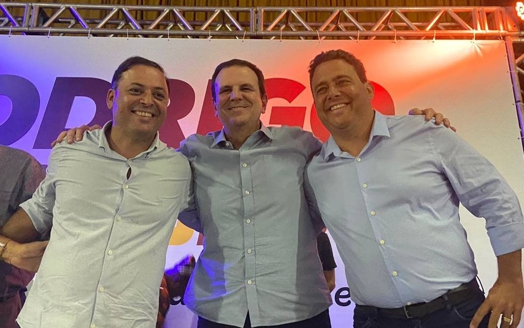 Rodrigo Neves lança pré-candidatura ao governo do Rio em evento na ABI com Eduardo Paes e Felipe Santa Cruz
