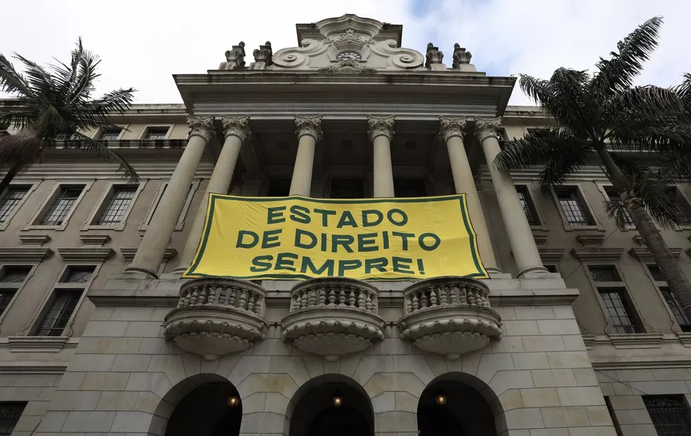 Advocacia e os Cursos jurídicos no Brasil – por José Macedo