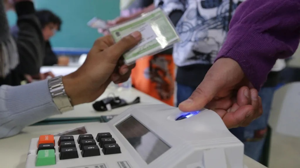 Biometria, nova ideia do Exército, não tem nada a ver com recepção e computação dos votos – por Pedro do Coutto