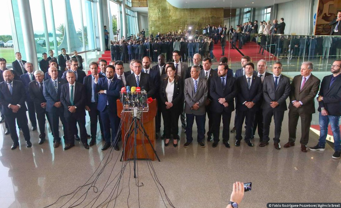 Bolsonaro enfim sai da toca, fala, mas não diz nada. Ignorem. Alckmin e Ciro Nogueira iniciam a transição [Vídeo]