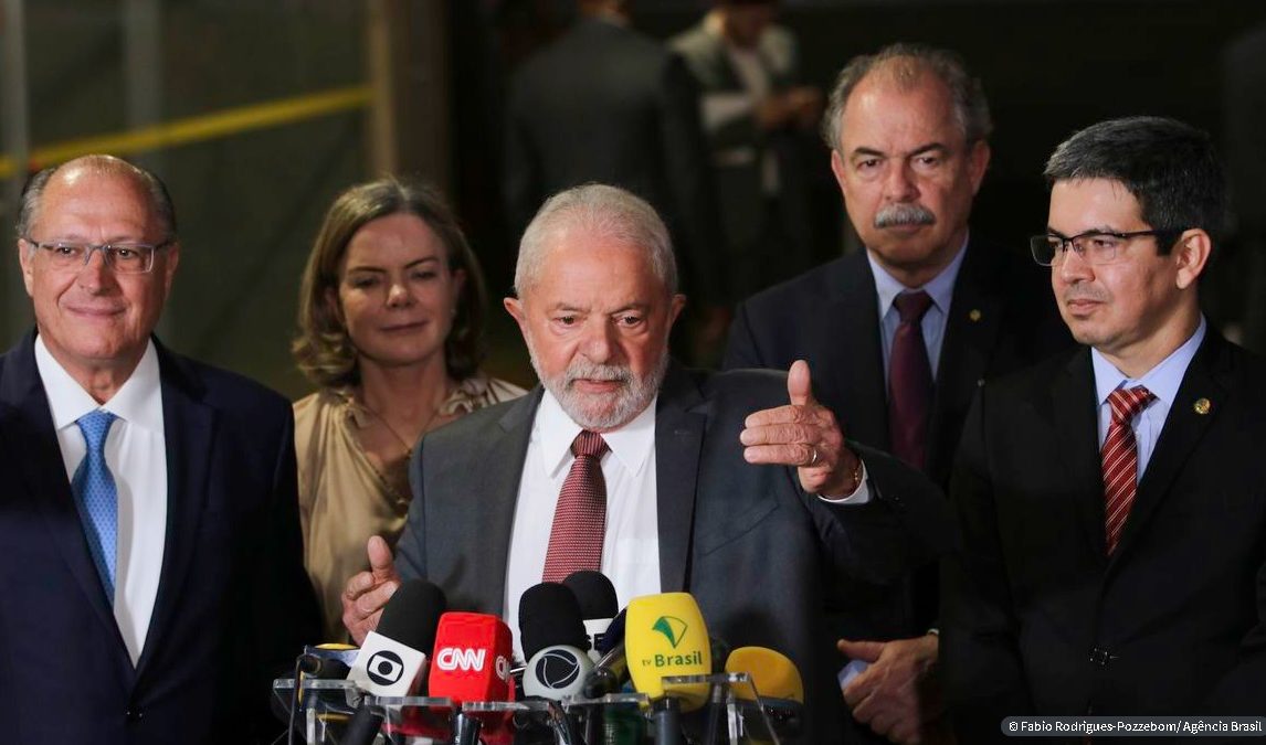 Lula diz que definirá nomes para ministério após viagem ao Egito; Ele se reunirá hoje (10) com futura base no congresso para discutir PEC e outras mudanças; Kassab acerta apoio do PSD e quer dois ministérios