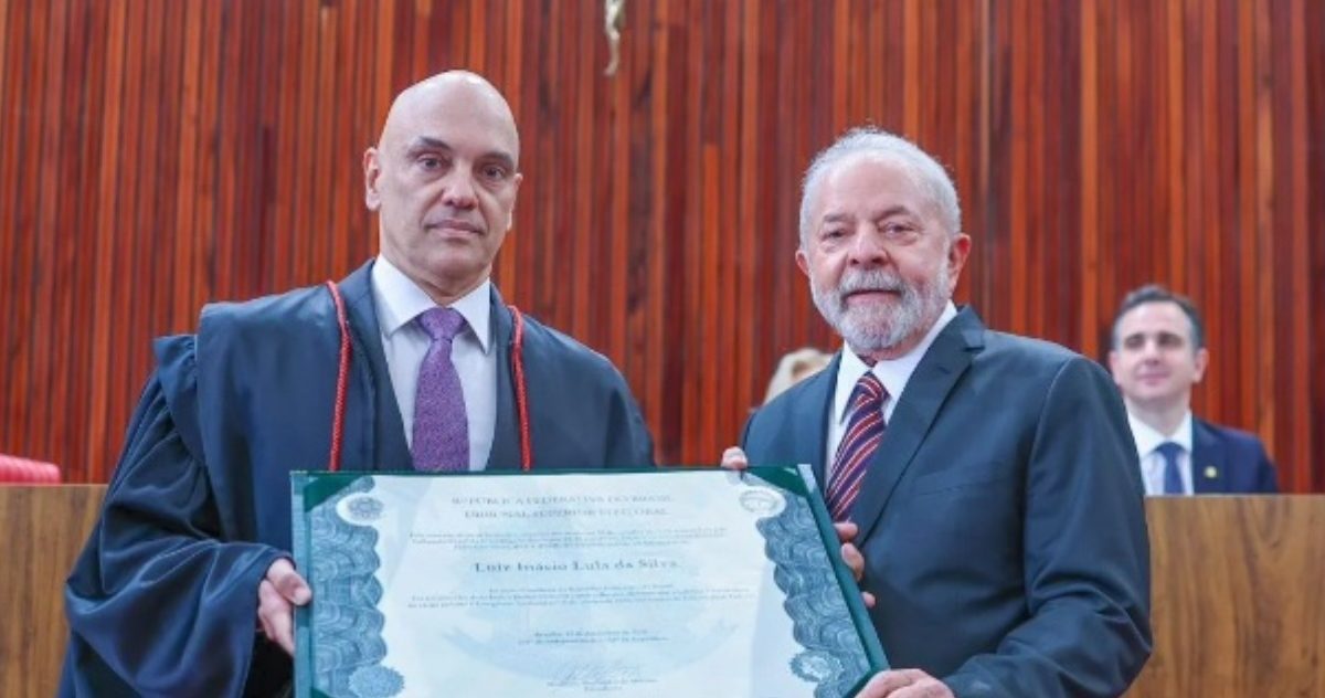 Lula lembra prisão, chora, cita Deus e exalta a democracia ao ser diplomado; Autores de ataques antidemocráticos serão responsabilizados, diz Moraes [Vídeo]