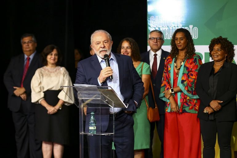 País espera de Lula o ministério completo e um plano de metas do governo até 2026 – por Pedro do Coutto
