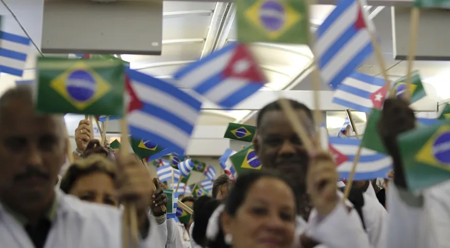 Bolsonaro expulsou os médicos cubanos, aprovados por 87%, agora o Cremerj tenta impedir o retorno! – por Emanuel Cancella