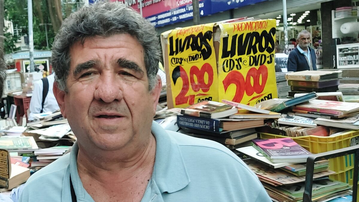 Livreiros de rua, cultura do livro e burocracia estatal – por João Batista Damasceno